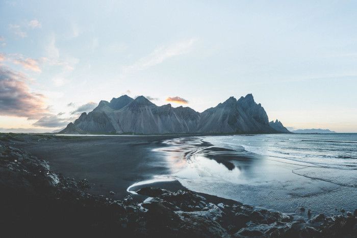 krajobraz Islandii - morze, góry